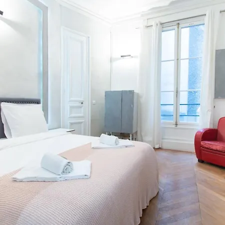 Dreamyflat - Champs Elysees Aparthotel 2*